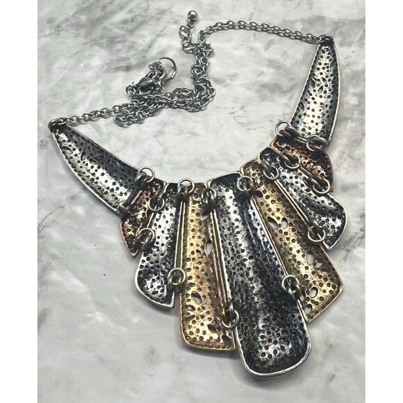 Vintage Metal Bib Necklace With Intricate Floral Segments Egyptian Revival - Picture 4 of 7